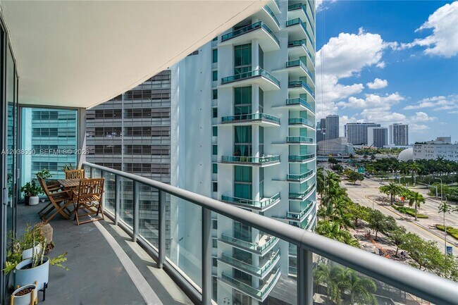 Building Photo - 888 Biscayne Blvd