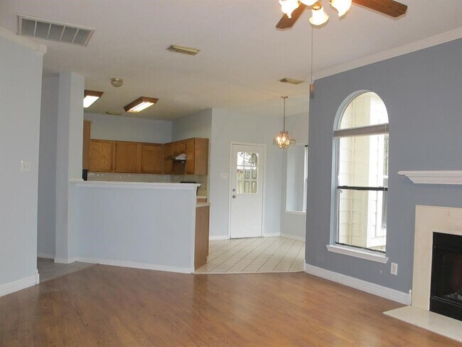 Building Photo - 8819 Diamond Lake Ln