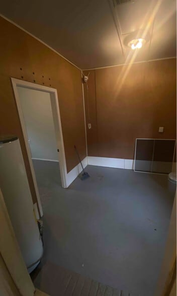 Building Photo - 202 James Loop