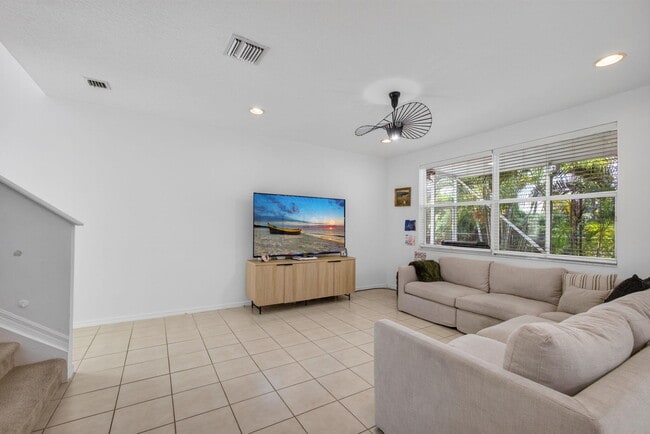 Building Photo - 9181 Villa Palma Ln