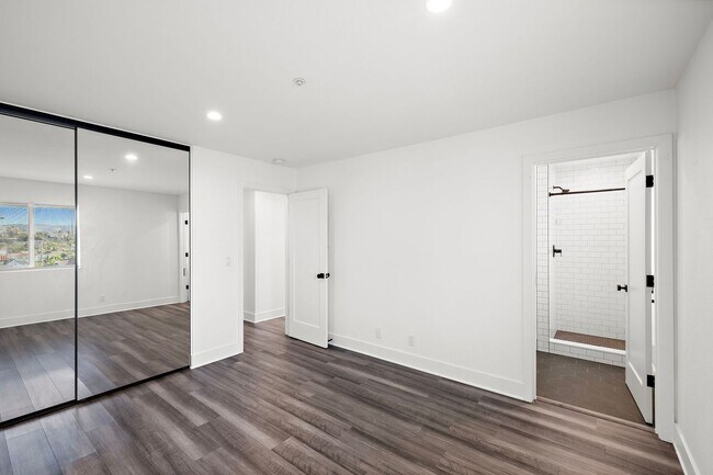 Building Photo - 161 Avenida Florencia