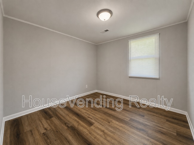 Building Photo - 2221 Compton Dr