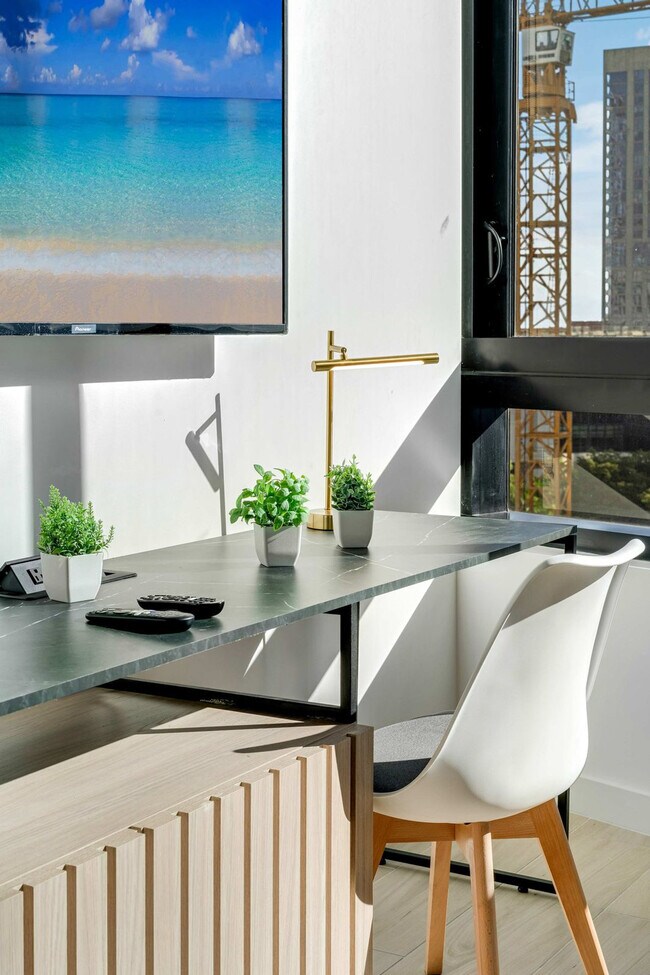 Building Photo - 225 N Miami Ave