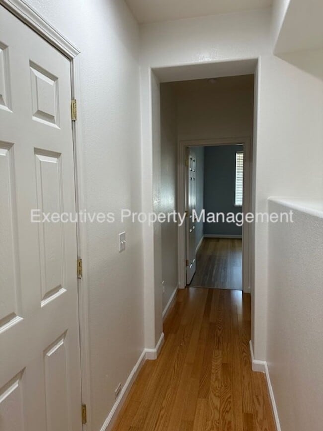 Building Photo - 1263 Orion Ct