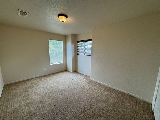 Building Photo - 3302 Catalina Dr