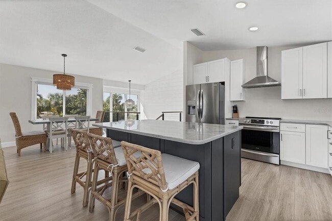 Building Photo - 825 Tarawitt Dr