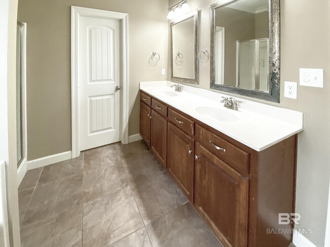 Building Photo - 9426 Sanibel Loop