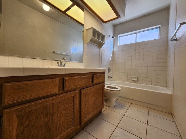 Building Photo - 1720 Navarre Ln