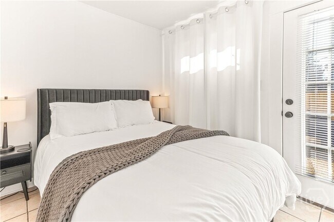 Building Photo - 317 E Anderson St