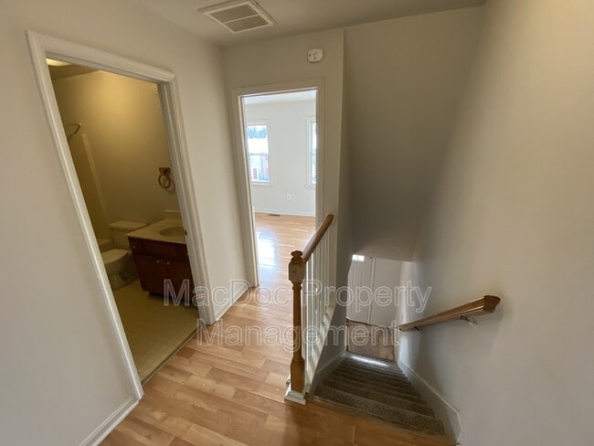 Building Photo - 212 Farrell Ln