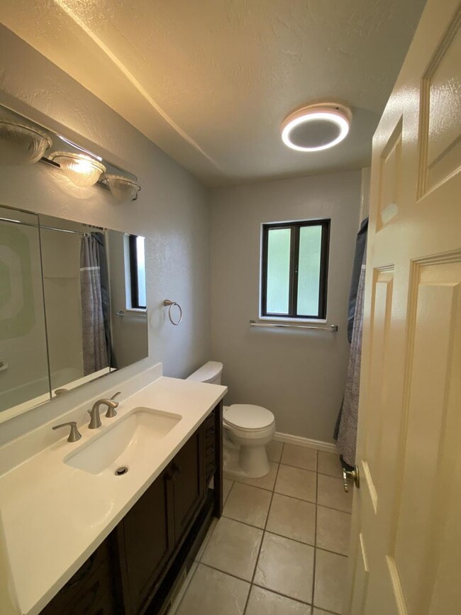 Building Photo - 428 E 1150 N