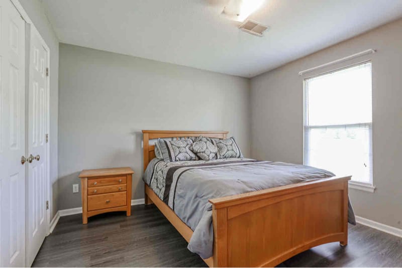 Building Photo - 232 SW Chartwell Cir