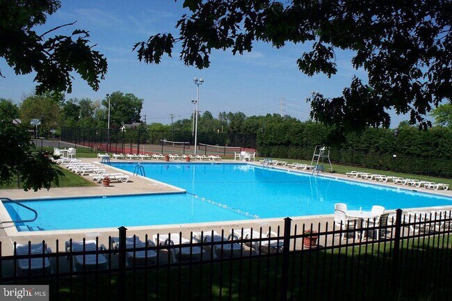 Building Photo - 1207 Crosshill Ct