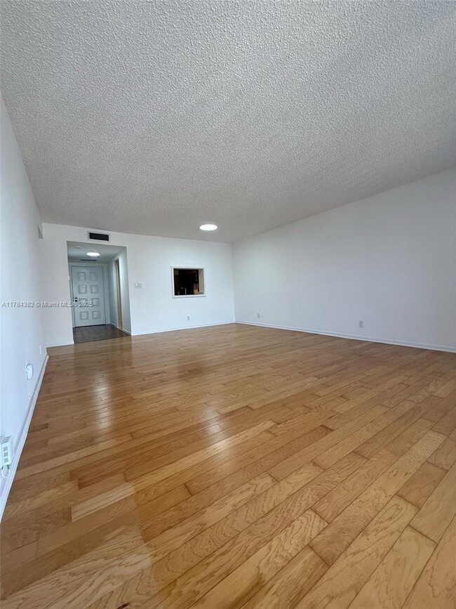 Building Photo - 5000 N Ocean Blvd