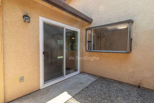 Building Photo - 8720 Fox Creek Dr