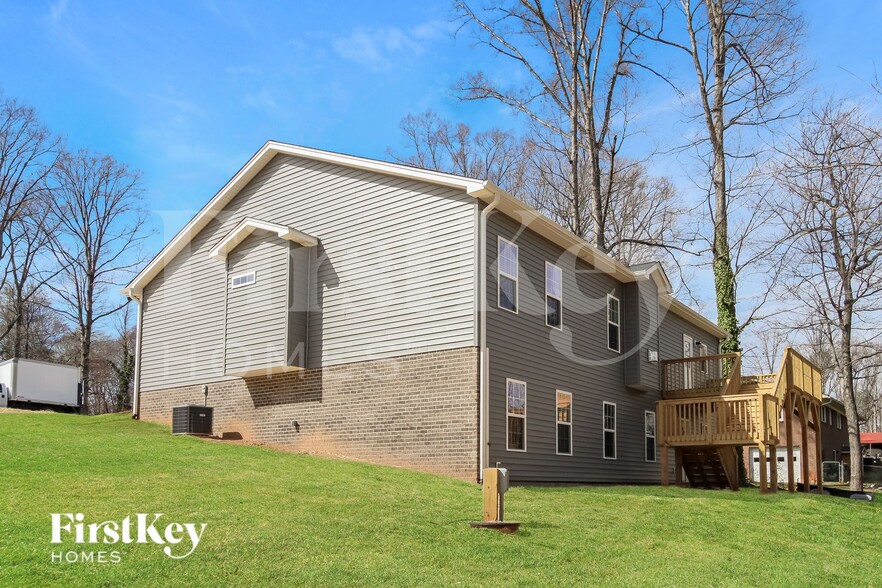 Building Photo - 899 Appaloosa Trail