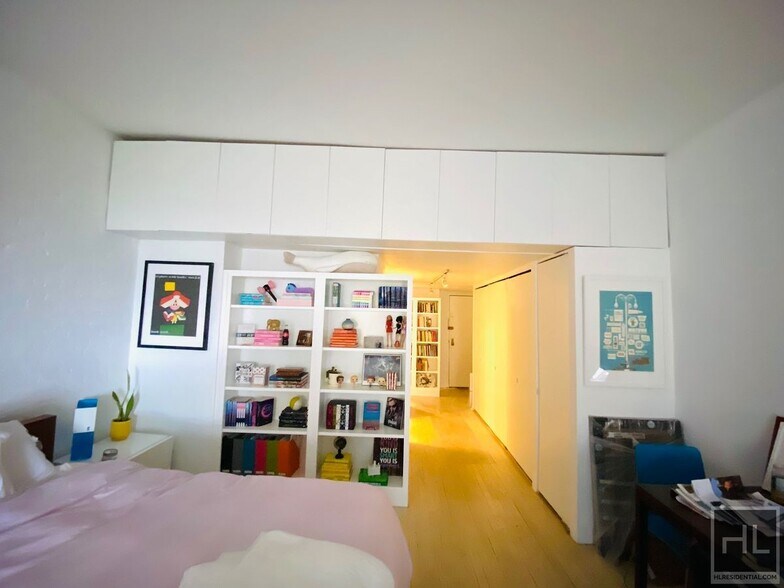 Building Photo - Beautiful Furnished Studio in Hell's Kitchen!