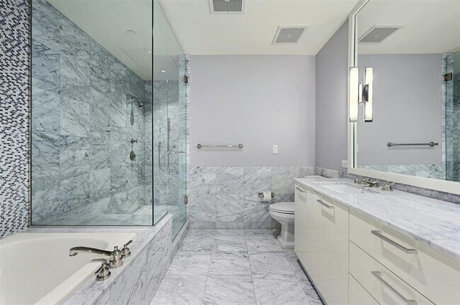 Building Photo - 200 N Congress Ave