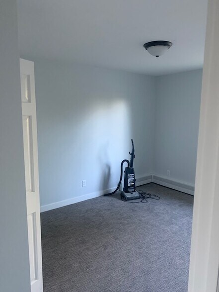 Building Photo - 2309 Longyear Ave