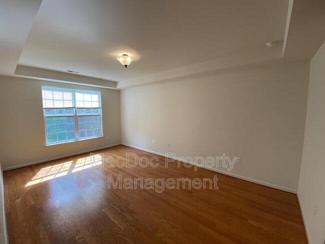 Building Photo - 1012 Maureen Dr