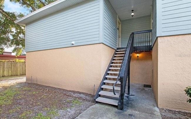 Building Photo - 538 Golden Raintree Pl