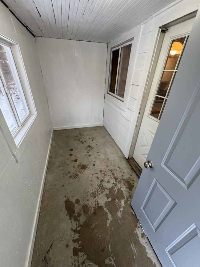 Building Photo - 1925 Sheridan Rd