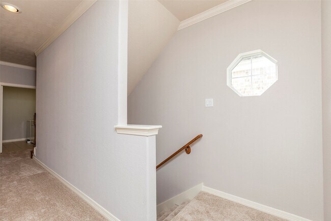 Building Photo - 10126 Holly Chase Dr