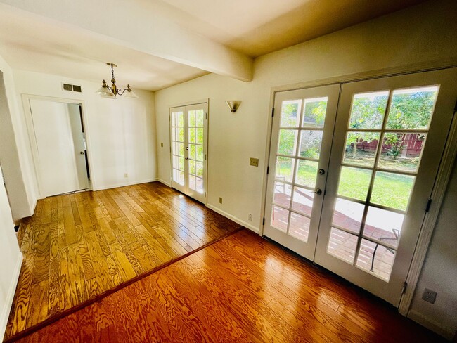 Building Photo - 24 Coronado Ave