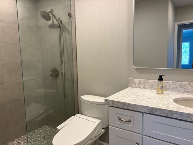 Building Photo - Remodeled Oaks North View Condo