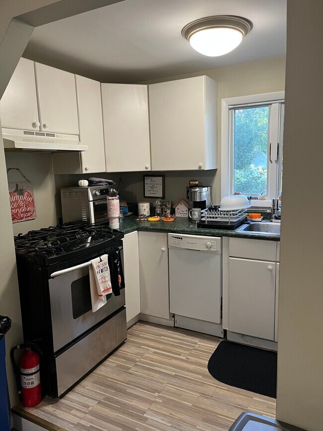 Building Photo - 85 N Highland Ave