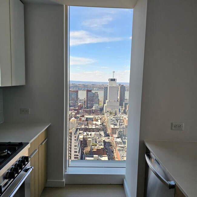 Building Photo - 1626 Broadway-SI ID1461706P