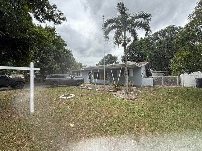 Building Photo - 710 N 66 Terrace