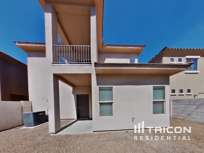 Building Photo - 10321 W Monterosa Ave