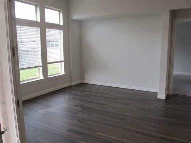 Building Photo - 635 Spinnaker Loop