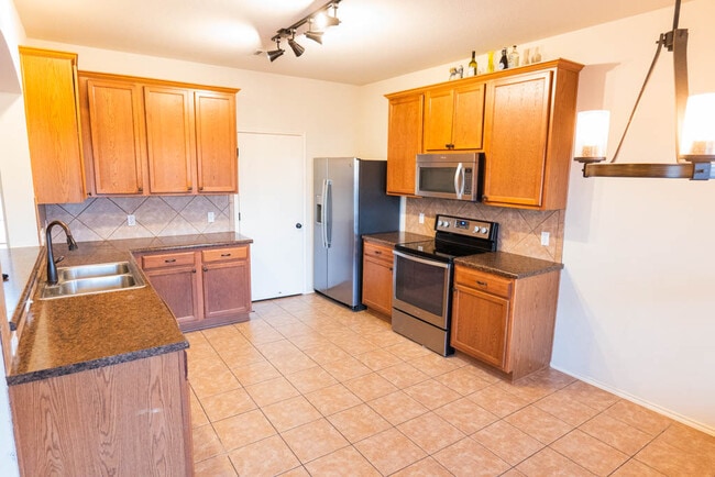 Building Photo - 404 Grisham Dr