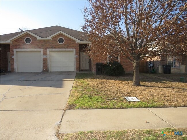 Primary Photo - 4201 Cambridge Dr