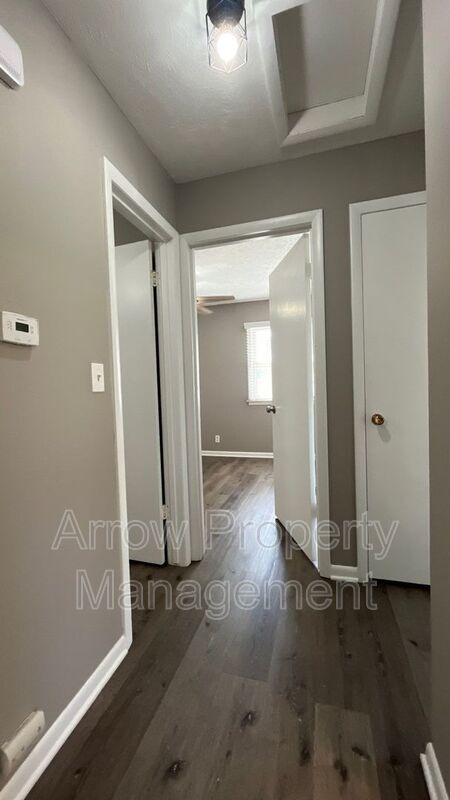 Building Photo - 800 S 38th St Ct