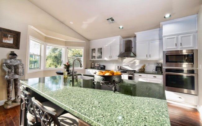 Building Photo - 3293 Woedee Dr