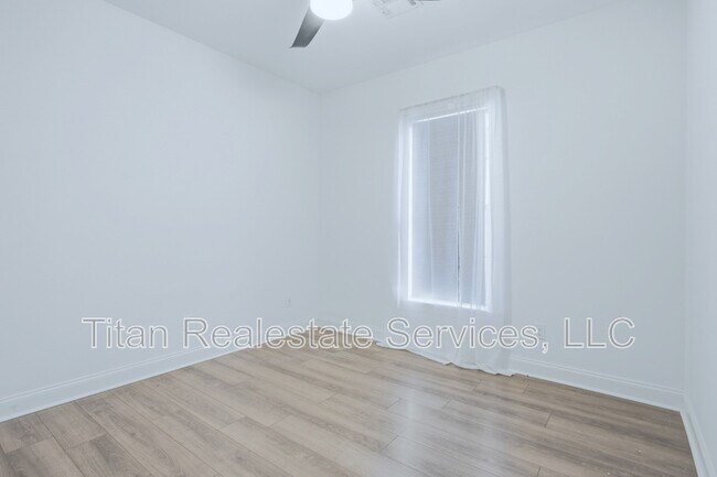 Building Photo - 114 Grays Lndg Ln