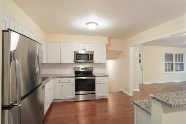 Building Photo - 2270 Shawnee Trail