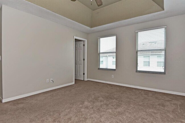 Building Photo - 807 Featherstone Ln