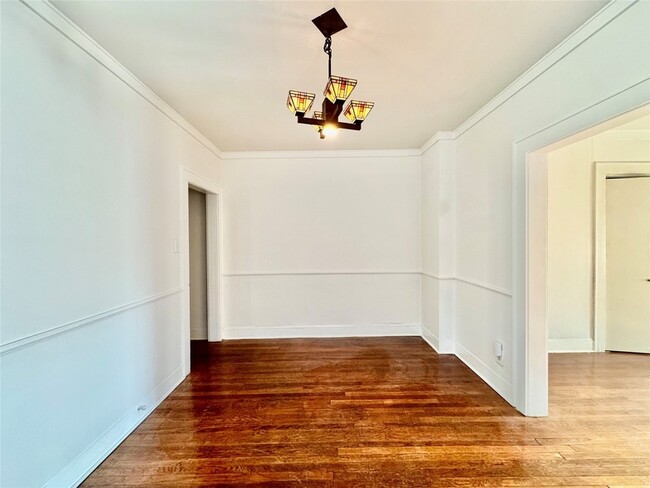 Building Photo - 4807 Reiger Ave