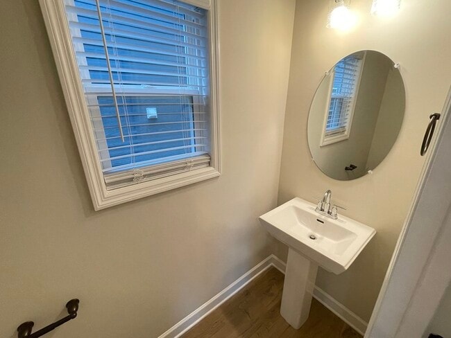 Building Photo - Waterford Village 3 bedroom home