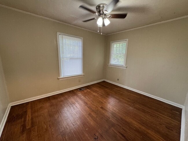 Building Photo - Cozy 3/1 House in South Rome