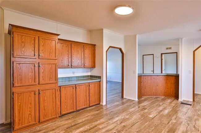 Building Photo - 140 Blessing Ln