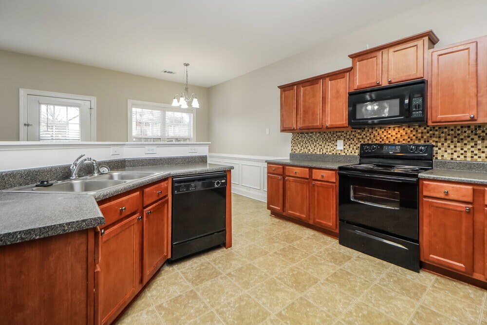 Building Photo - 5331 Apple Grove Rd NE