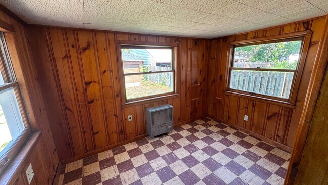 Building Photo - 15538 Munn Rd