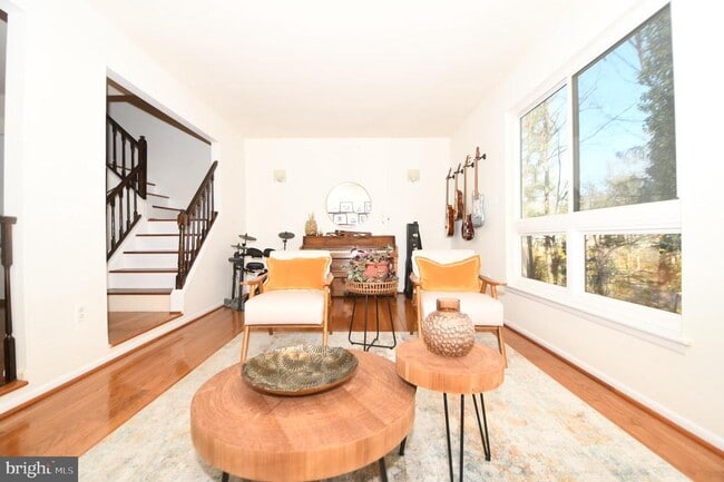 Building Photo - 7812 Briardale Terrace