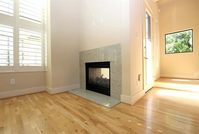 Building Photo - 1415 Bonnie Brae St