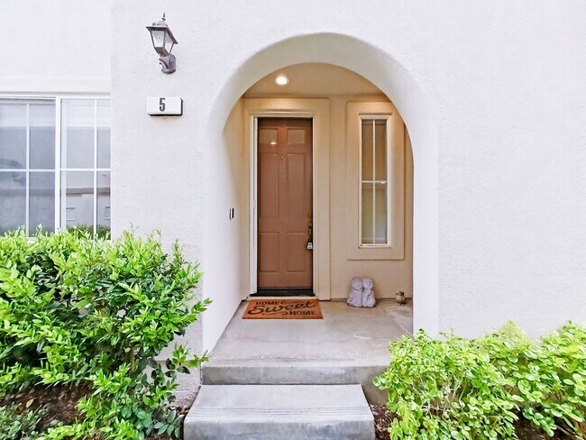 Building Photo - Beautiful 3-Bedroom Home in the Sought-After Trinidad Community, Talega